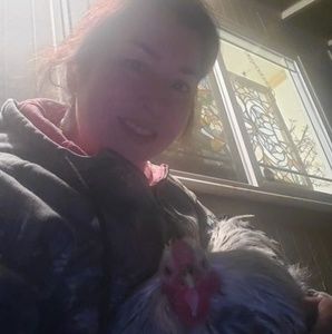 Meet your Posher, Laura